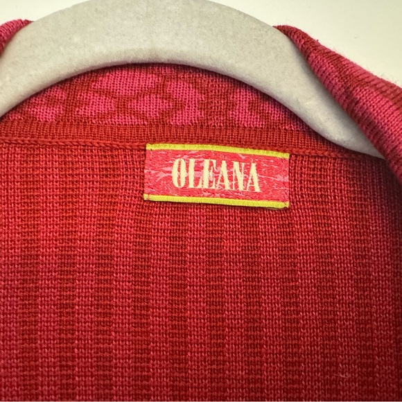 Elegant Floral Knit Cardigan in Deep Red - Picture 3 of 3